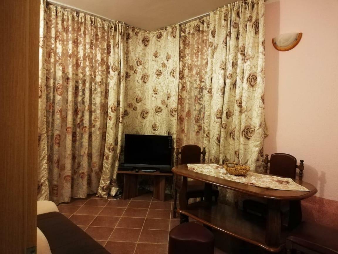 Apartments Svetlana Utjeha Bagian luar foto